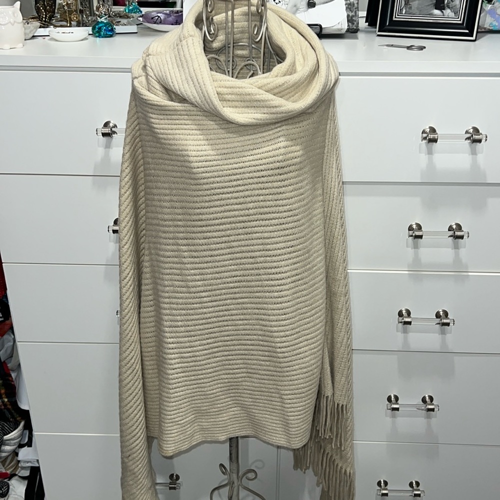 Jenny Boston knit poncho, one size